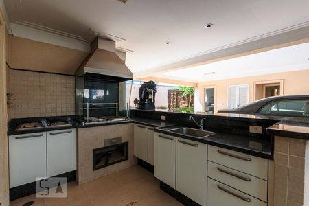 Casa de condomínio à venda com 400m², 4 quartos e 3 vagas Casa de condomínio à venda com 400m², 4 quartos e 3 vagasÁrea Externa