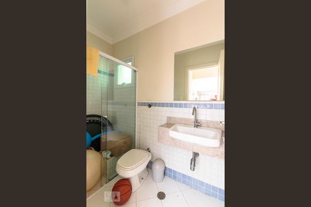 Casa de condomínio à venda com 400m², 4 quartos e 3 vagas Casa de condomínio à venda com 400m², 4 quartos e 3 vagasBanheiro Externo