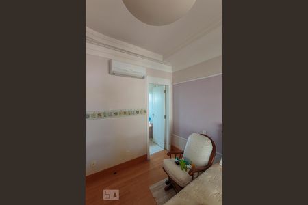 Casa de condomínio à venda com 400m², 4 quartos e 3 vagas Casa de condomínio à venda com 400m², 4 quartos e 3 vagasQuarto 4