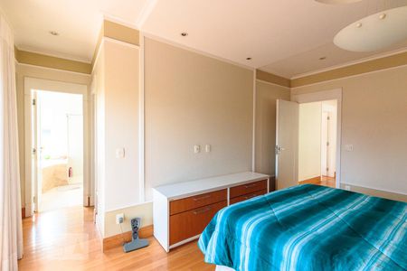 Casa de condomínio à venda com 400m², 4 quartos e 3 vagas Casa de condomínio à venda com 400m², 4 quartos e 3 vagasQuarto 1