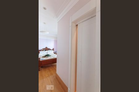 Casa de condomínio à venda com 400m², 4 quartos e 3 vagas Casa de condomínio à venda com 400m², 4 quartos e 3 vagasCloset do Quarto 4