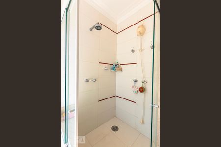 Casa de condomínio à venda com 400m², 4 quartos e 3 vagas Casa de condomínio à venda com 400m², 4 quartos e 3 vagasBanheiro do Quarto 1