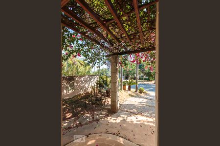 Casa de condomínio à venda com 400m², 4 quartos e 3 vagas Casa de condomínio à venda com 400m², 4 quartos e 3 vagasEntrada