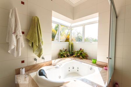 Casa de condomínio à venda com 400m², 4 quartos e 3 vagas Casa de condomínio à venda com 400m², 4 quartos e 3 vagasBanheiro do Quarto 1