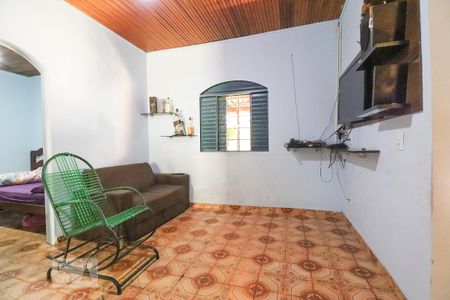 Sala de casa à venda com 4 quartos, 120m² em Independência - 1º Complemento Setor das Mansões, Goiânia