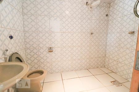 Casa à venda com 120m², 4 quartos e 4 vagas Casa à venda com 120m², 4 quartos e 4 vagasBanheiro