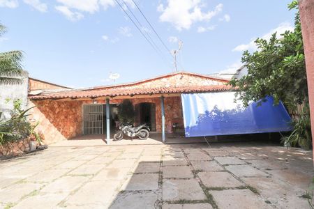Quintal de casa à venda com 4 quartos, 120m² em Independência - 1º Complemento Setor das Mansões, Goiânia