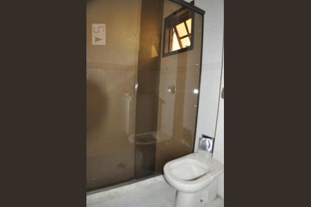 Casa de condomínio à venda com 220m², 4 quartos e sem vagaBanheiro do Quarto Quarto