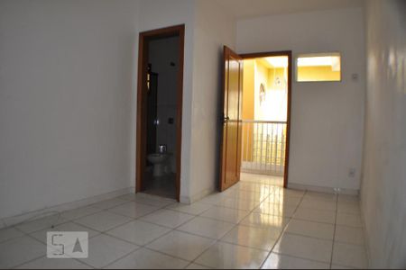 Casa de condomínio à venda com 220m², 4 quartos e sem vagaquarto 4