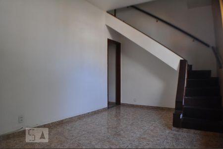 Casa de condomínio à venda com 220m², 4 quartos e sem vagaSala