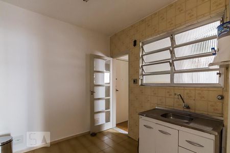 Cozinha de apartamento para alugar com 2 quartos, 80m² em Jardins, São Paulo