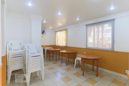 Apartamento à venda com 50m², 2 quartos e 1 vaga Apartamento à venda com 50m², 2 quartos e 1 vagaÁrea comum - Salão de festas