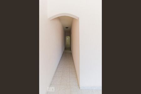 Corredor de casa para alugar com 2 quartos, 120m² em Parque Boturussu, São Paulo