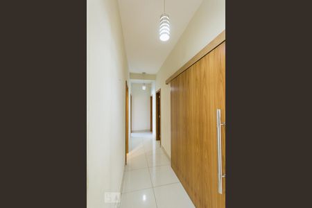 Corredor (Primeiro Andar) de casa de condomínio à venda com 3 quartos, 760m² em Freguesia (jacarepaguá), Rio de Janeiro