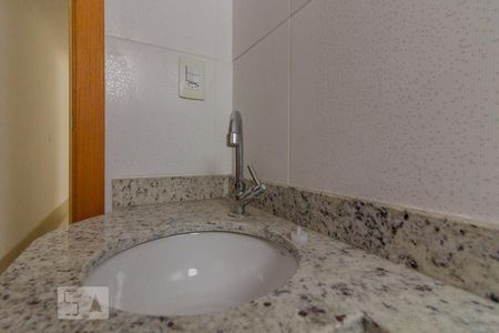 Banheiro de apartamento à venda com 2 quartos, 52m² em Utinga, Santo André