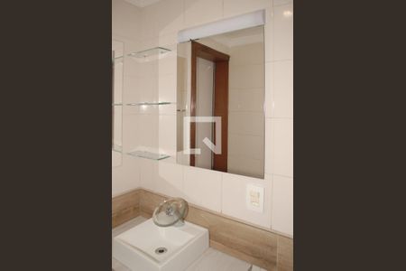 Apartamento para alugar com 160m², 4 quartos e 2 vagas Apartamento para alugar com 160m², 4 quartos e 2 vagasBanheiro da Suíte 1