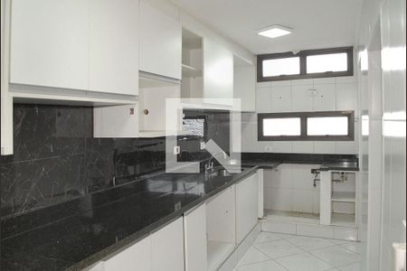 Apartamento para alugar com 160m², 4 quartos e 2 vagas Apartamento para alugar com 160m², 4 quartos e 2 vagasCozinha