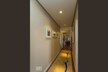 Apartamento à venda com 110m², 2 quartos e 2 vagasCorredor