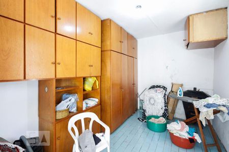 Casa à venda com 287m², 3 quartos e 4 vagasQuarto de serviço 