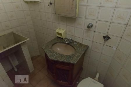 Banheiro (Pia) de apartamento à venda com 1 quarto, 28m² em Liberdade, São Paulo