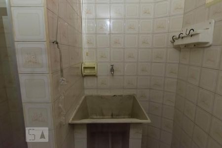 Banheiro (Tanque) de apartamento à venda com 1 quarto, 28m² em Liberdade, São Paulo