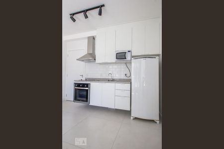 Cozinha de apartamento para alugar com 1 quarto, 30m² em Sumarezinho, São Paulo