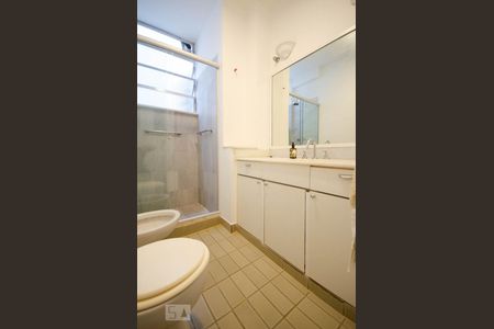 Banheiro social de apartamento para alugar com 4 quartos, 135m² em Leblon, Rio de Janeiro