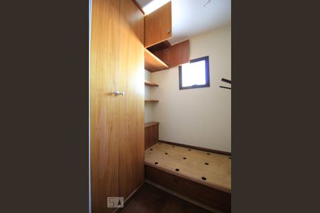 Apartamento à venda com 550m², 4 quartos e 6 vagasQuarto de serviço