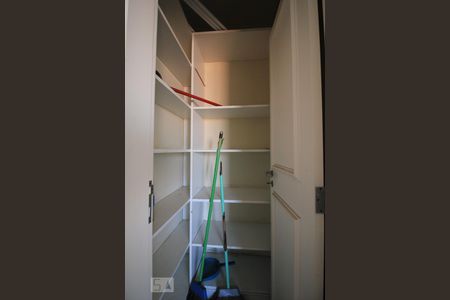 Apartamento à venda com 550m², 4 quartos e 6 vagasDespensa