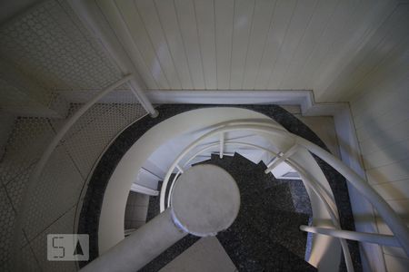 Apartamento à venda com 550m², 4 quartos e 6 vagasEscadas