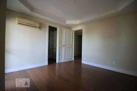 Apartamento à venda com 550m², 4 quartos e 6 vagasSuíte 2