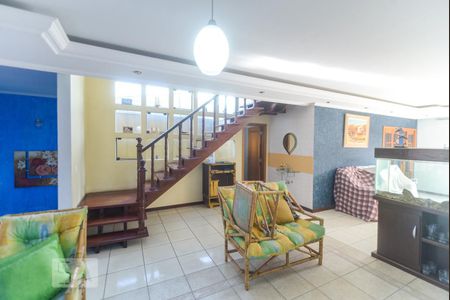 Sala de casa para alugar com 3 quartos, 200m² em Vila Divina Pastora, São Paulo
