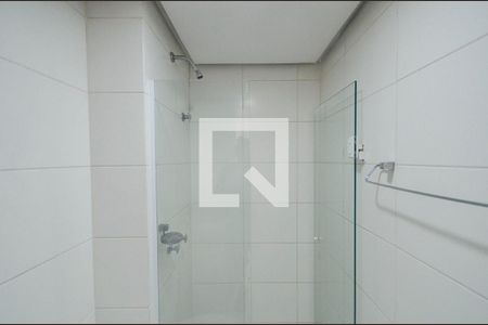 Apartamento à venda com 83m², 2 quartos e 1 vaga Apartamento à venda com 83m², 2 quartos e 1 vagaBanheiro Social
