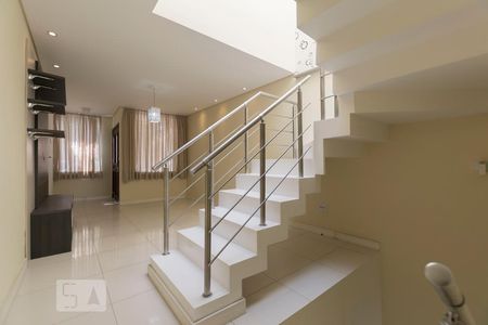 Casa de condomínio à venda com 150m², 3 quartos e 2 vagas1o. Andar - Sala