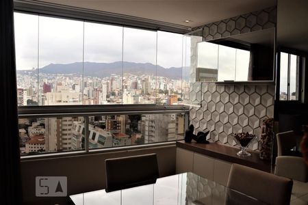 Sala 1 de apartamento para alugar com 3 quartos, 95m² em Santo Antônio, Belo Horizonte