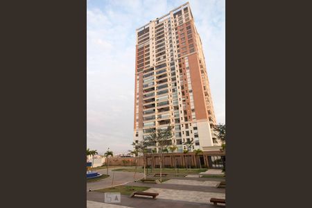 Apartamento à venda com 141m², 2 quartos e 3 vagas Apartamento à venda com 141m², 2 quartos e 3 vagasFachada