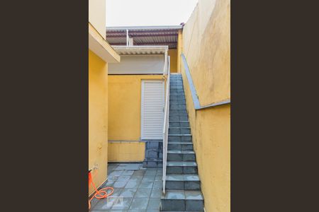 Casa à venda com 155m², 4 quartos e 2 vagasEscada