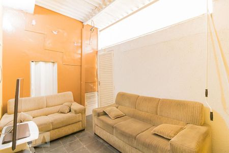 Casa à venda com 155m², 4 quartos e 2 vagasSala