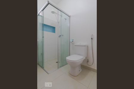 Banheiro de kitnet/studio para alugar com 1 quarto, 25m² em Cidade Universitária, Campinas