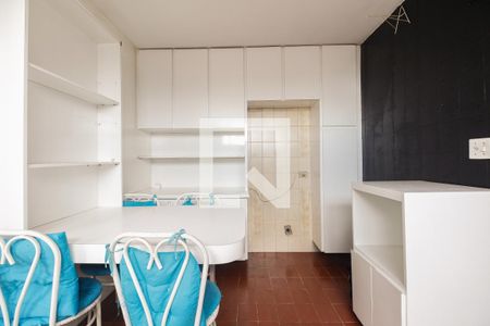Apartamento à venda com 80m², 3 quartos e sem vagaCozinha