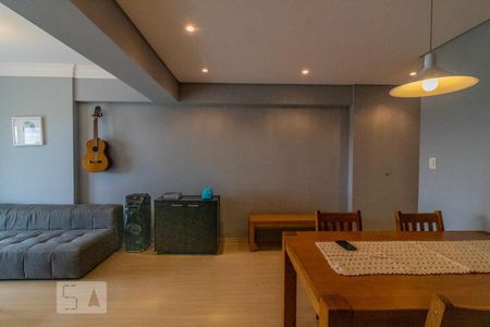 Apartamento para alugar com 74m², 2 quartos e 1 vagaSala