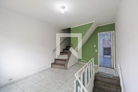 Casa para alugar com 100m², 2 quartos e 2 vagasSala