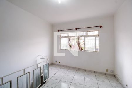 Casa para alugar com 100m², 2 quartos e 2 vagasSala