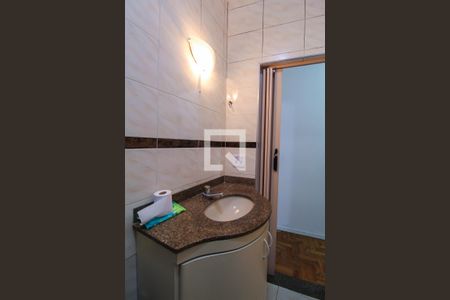 Casa para alugar com 100m², 2 quartos e 2 vagasBanheiro