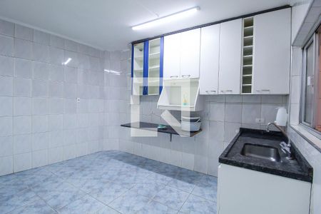 Casa para alugar com 100m², 2 quartos e 2 vagasCozinha