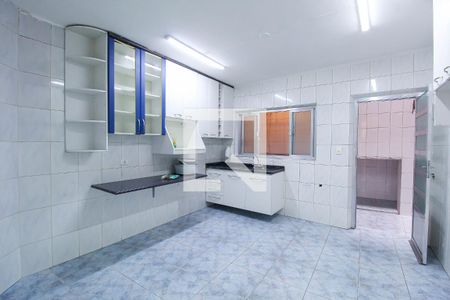 Casa para alugar com 100m², 2 quartos e 2 vagasCozinha