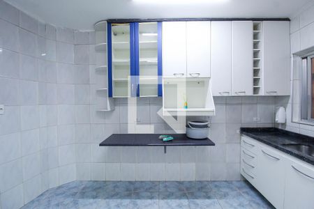 Casa para alugar com 100m², 2 quartos e 2 vagasCozinha