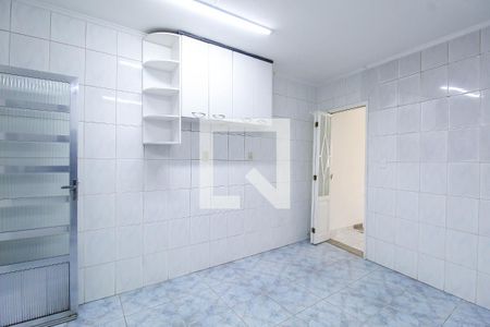 Casa para alugar com 100m², 2 quartos e 2 vagasCozinha
