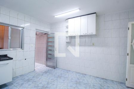 Casa para alugar com 100m², 2 quartos e 2 vagasCozinha