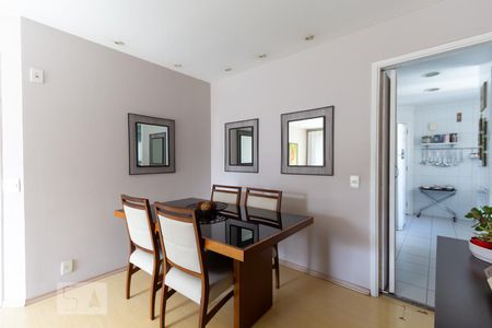 Sala de jantar de apartamento para alugar com 3 quartos, 94m² em Lar São Paulo, São Paulo